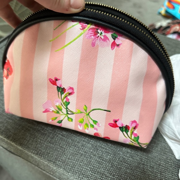 Cosmetic case - Picture 10 of 10